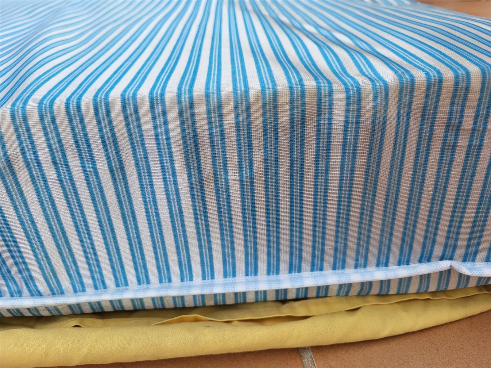 Wooden cot mattress rental in Cala Mesquida - Image 1