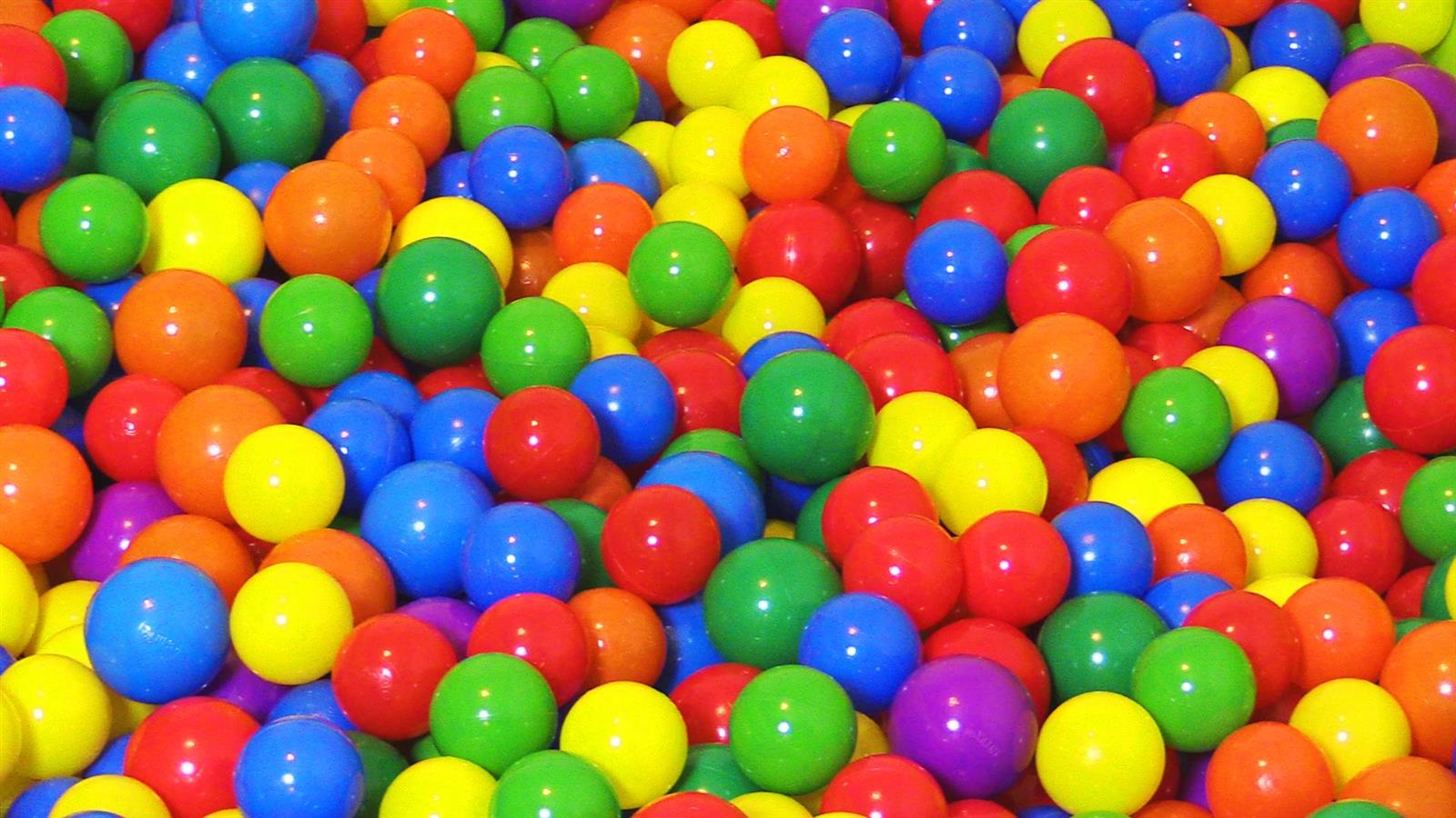 hip_hip_hooray_colourful_balls[1].jpg